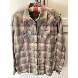 Wrangler Womens Plaid Button Down Shirt Sz M Embroidered Cross Pearl Snap Button